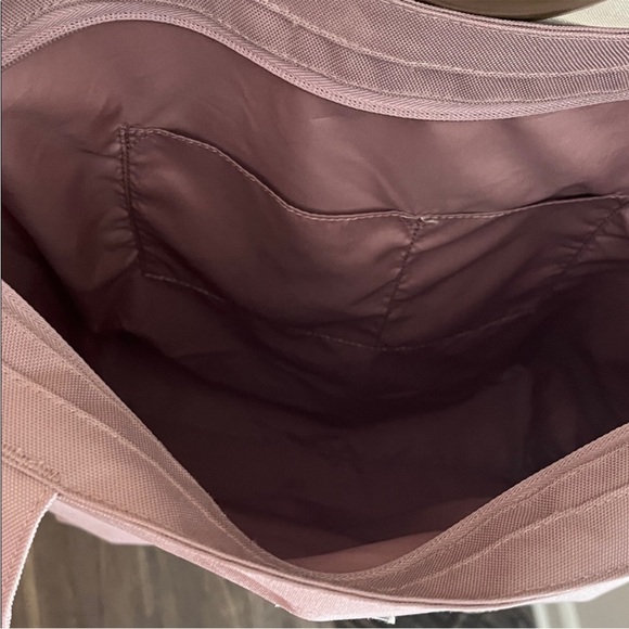 Herschel Supply Company Mica Ash Rose Tote - NWOT - Picture 4 of 5